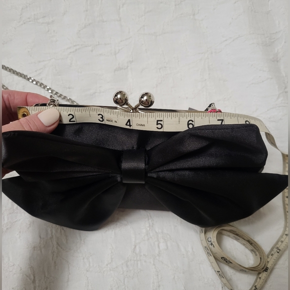 Isaac Mizrahi Black Bow Clutch Wristlet - Picture 10 of 10